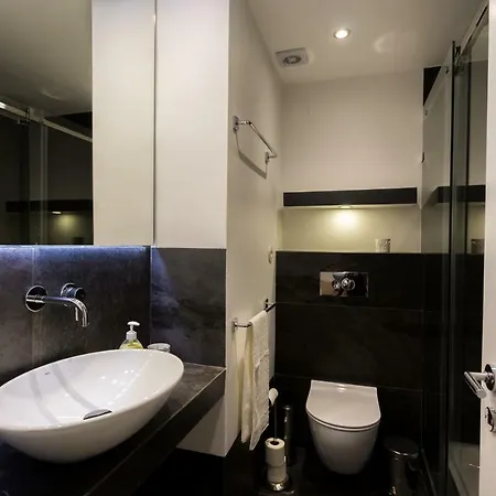 Charming Apartment *